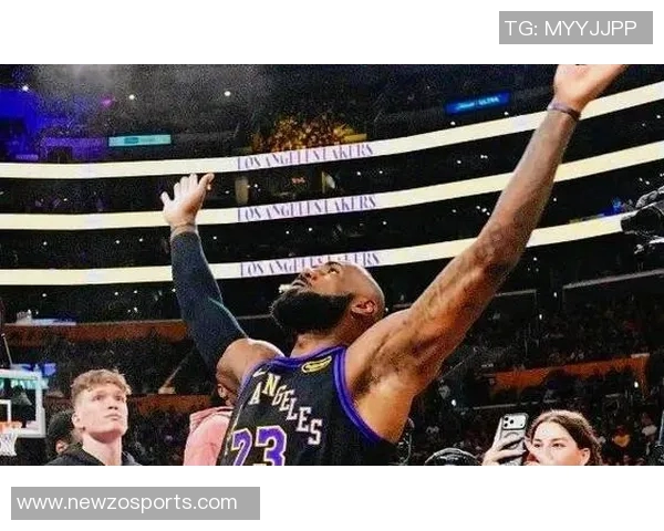 詹姆斯三分命中数达2561创历史新高距离克莱仅一步之遥 詹姆斯三分命中数达2561创历史新高距离克莱仅一步之遥